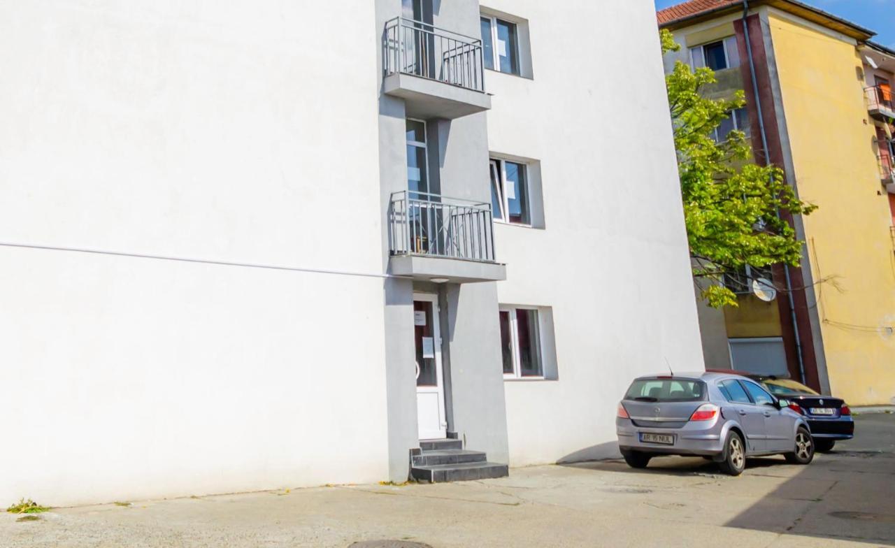 Apartament Cu O Camera Арад Экстерьер фото